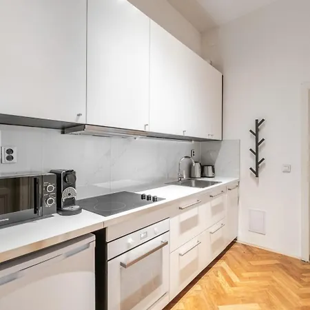 Blueground New Town View Nr Vltava River Prg-125 * Praha
